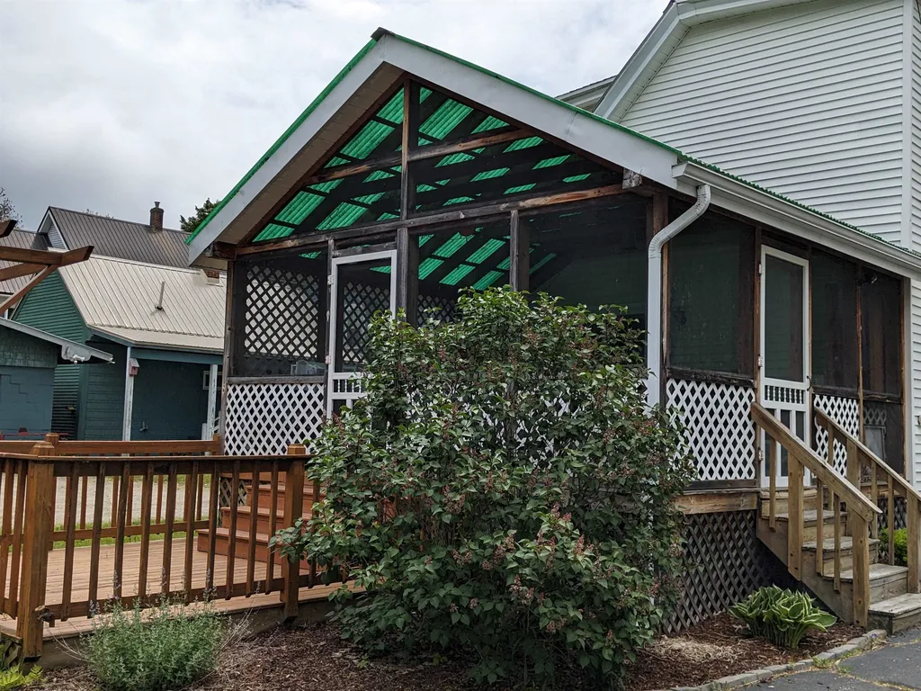 18 Pleasant Street Lancaster NH 03584