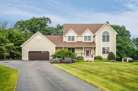 5 Macintosh Drive Londonderry NH 03053