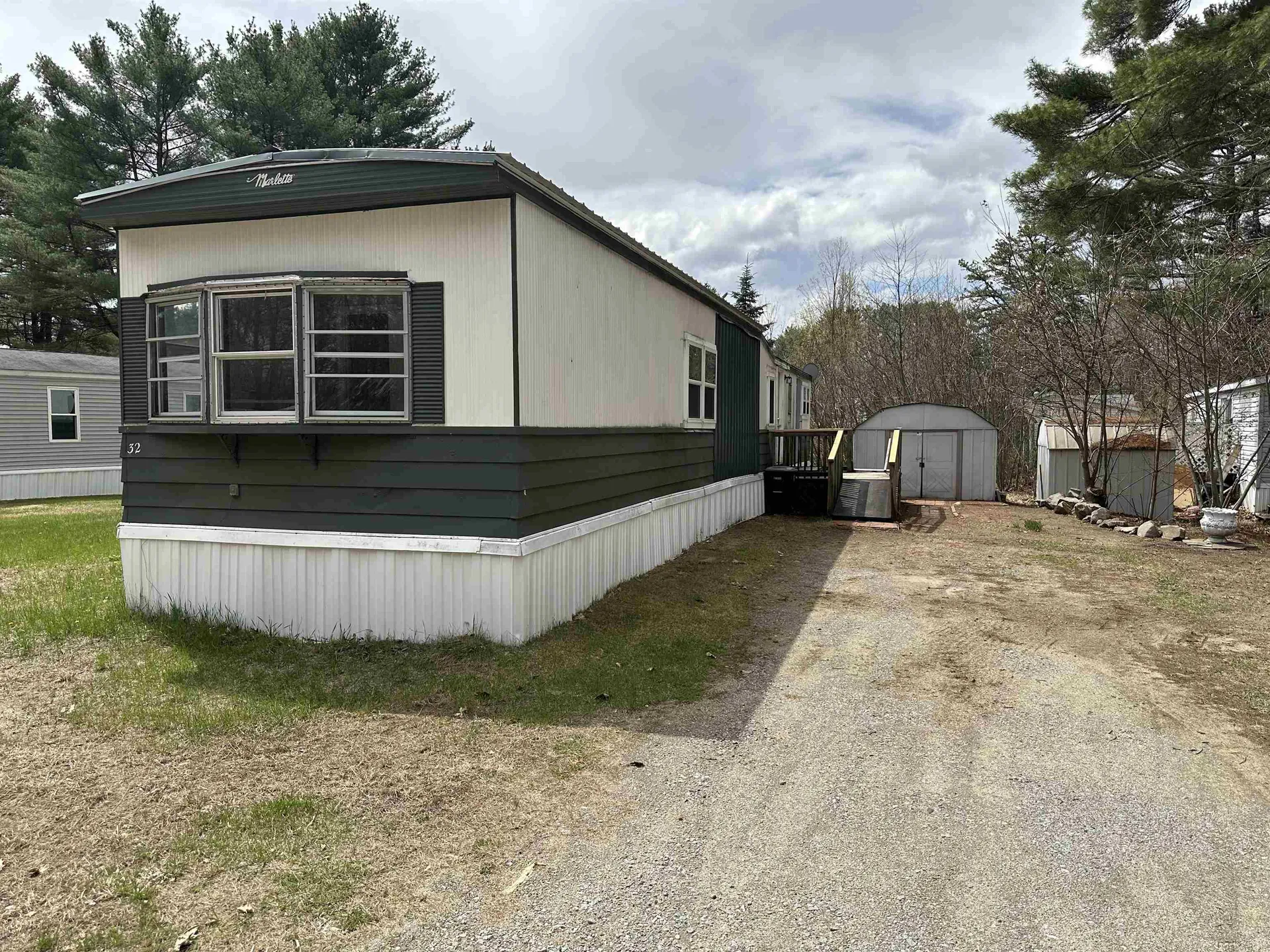 32 Bond Street Franklin NH 03235