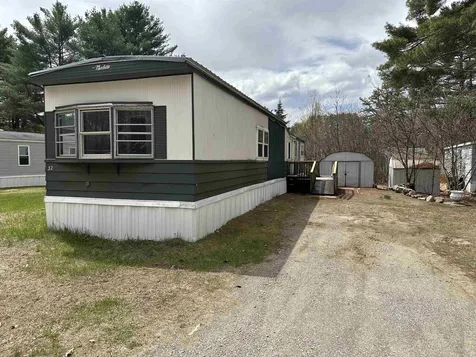 32 Bond Street Franklin NH 03235