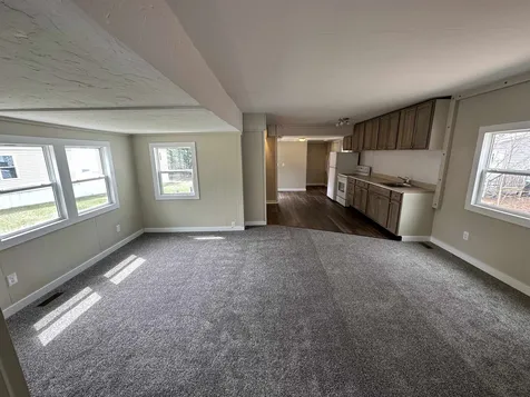 32 Bond Street Franklin NH 03235
