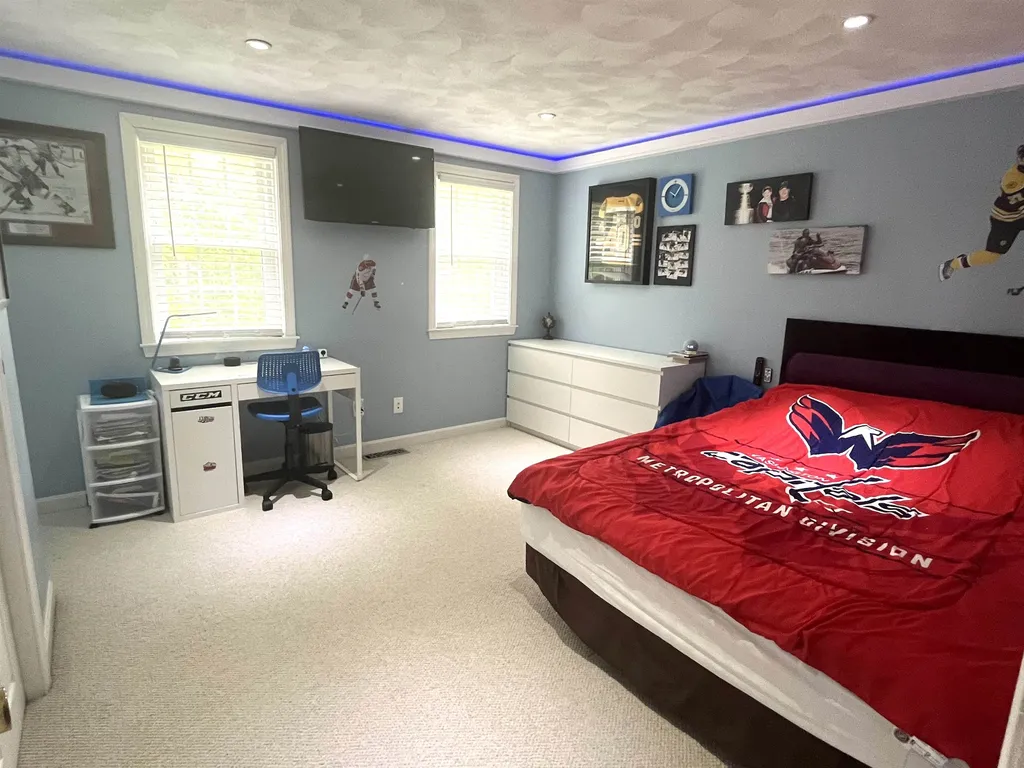 40 Kristin Drive Derry NH 03038