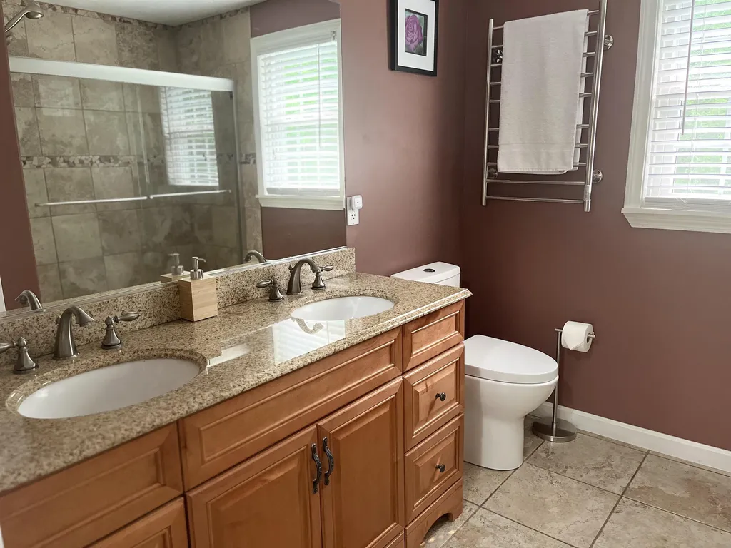 40 Kristin Drive Derry NH 03038