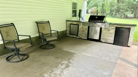 40 Kristin Drive Derry NH 03038