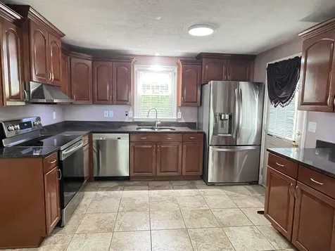 40 Kristin Drive Derry NH 03038