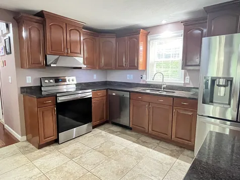40 Kristin Drive Derry NH 03038