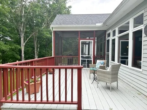 16 Apple Blossom Drive Lebanon NH 03784