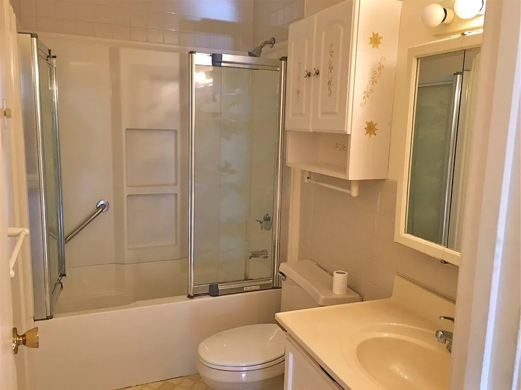 23 Country Club Drive Manchester NH 03102