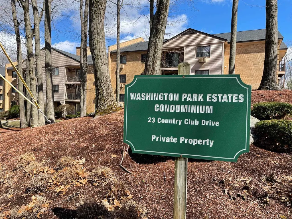 23 Country Club Drive Manchester NH 03102