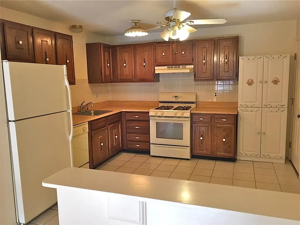 23 Country Club Drive Manchester NH 03102