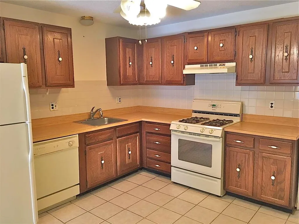 23 Country Club Drive Manchester NH 03102