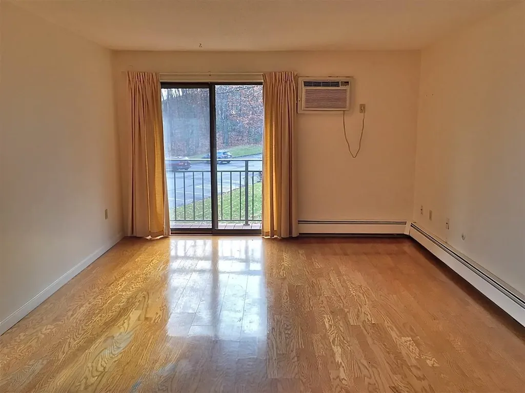 23 Country Club Drive Manchester NH 03102