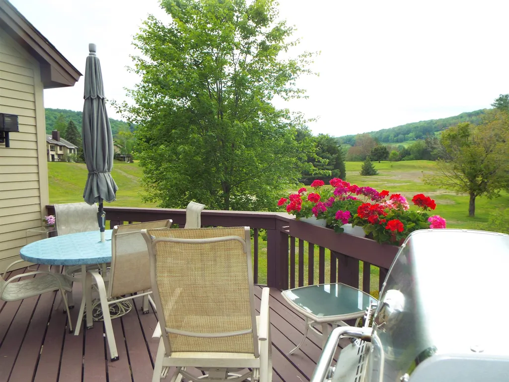 761 Murphy's Road Hartford VT 05059