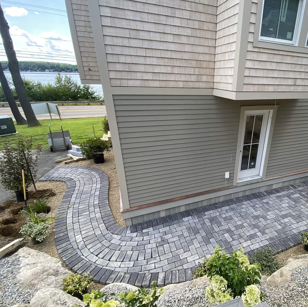 109 Weirs Boulevard Laconia NH 03246