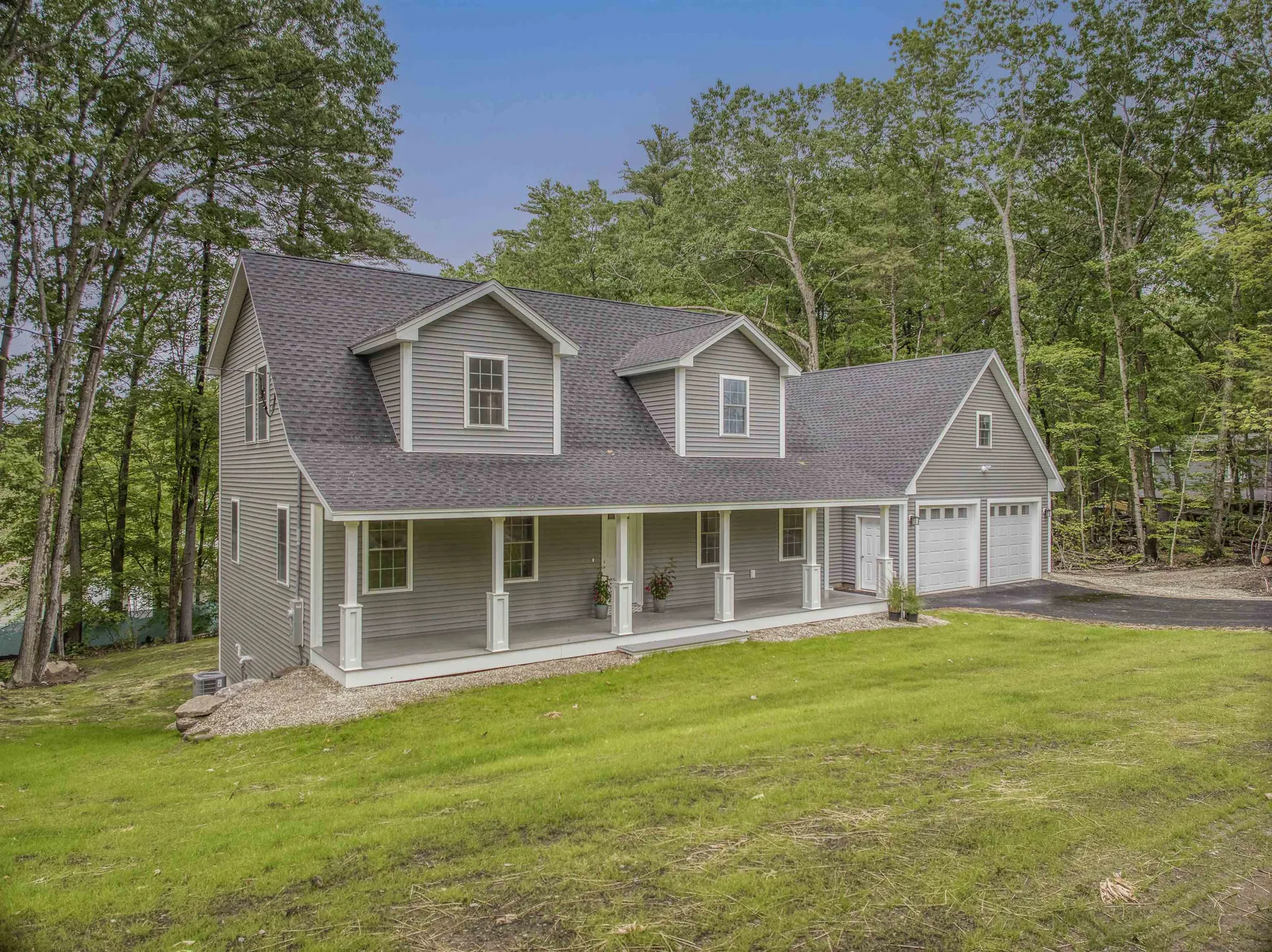 14 Gulliver Avenue Salem NH 03079