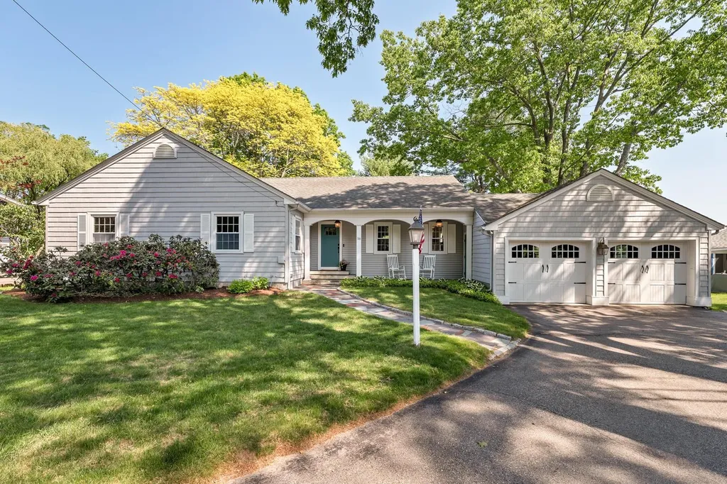 18 Forest Road Wolfeboro NH 03894