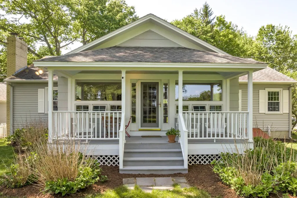 18 Forest Road Wolfeboro NH 03894