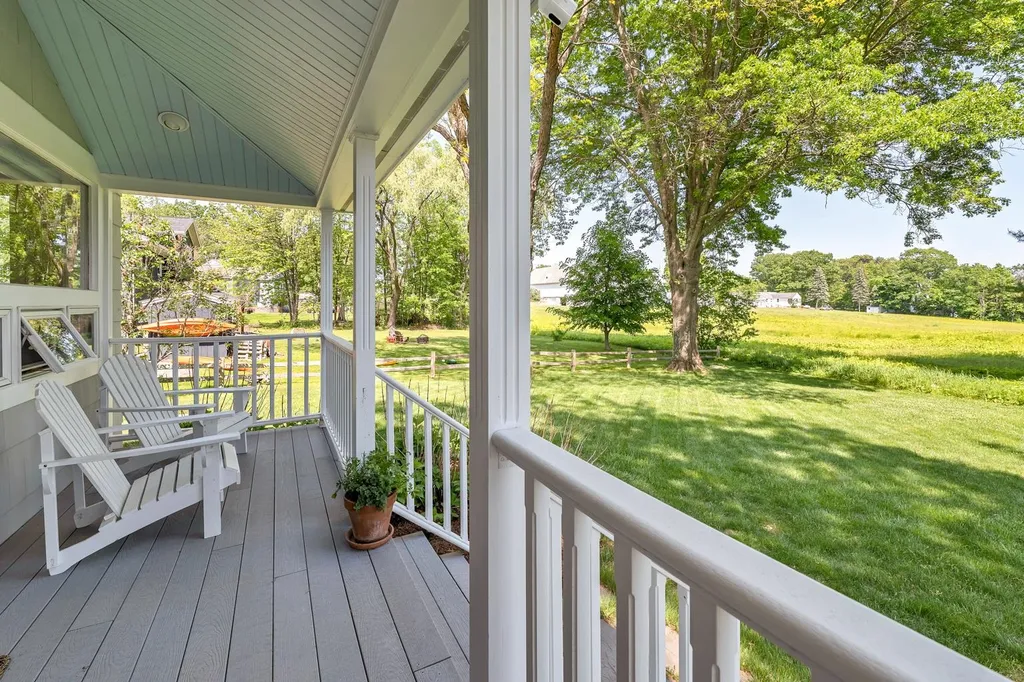 18 Forest Road Wolfeboro NH 03894