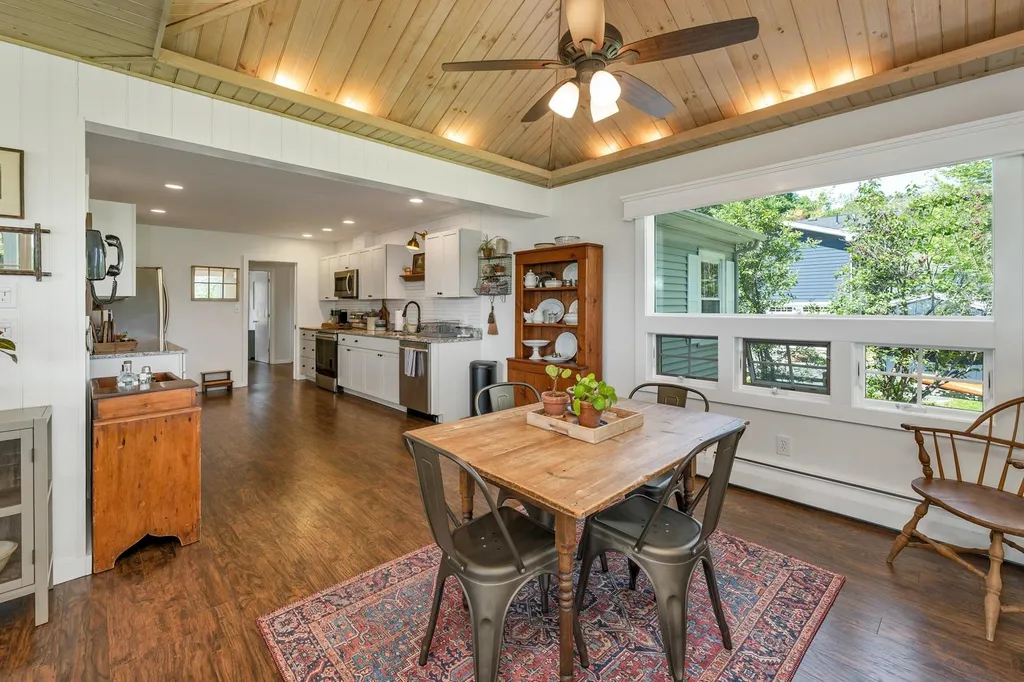 18 Forest Road Wolfeboro NH 03894
