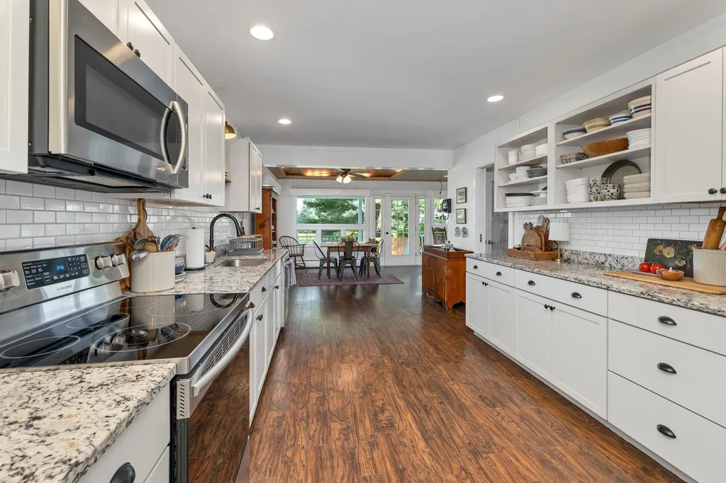 18 Forest Road Wolfeboro NH 03894
