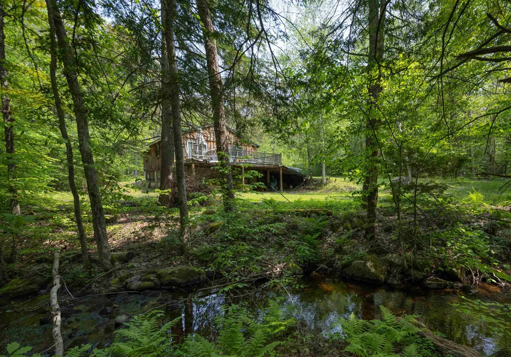 16 Falls Road Deering NH 03244