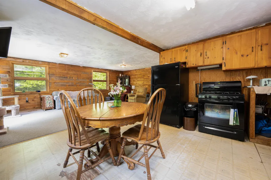 16 Falls Road Deering NH 03244