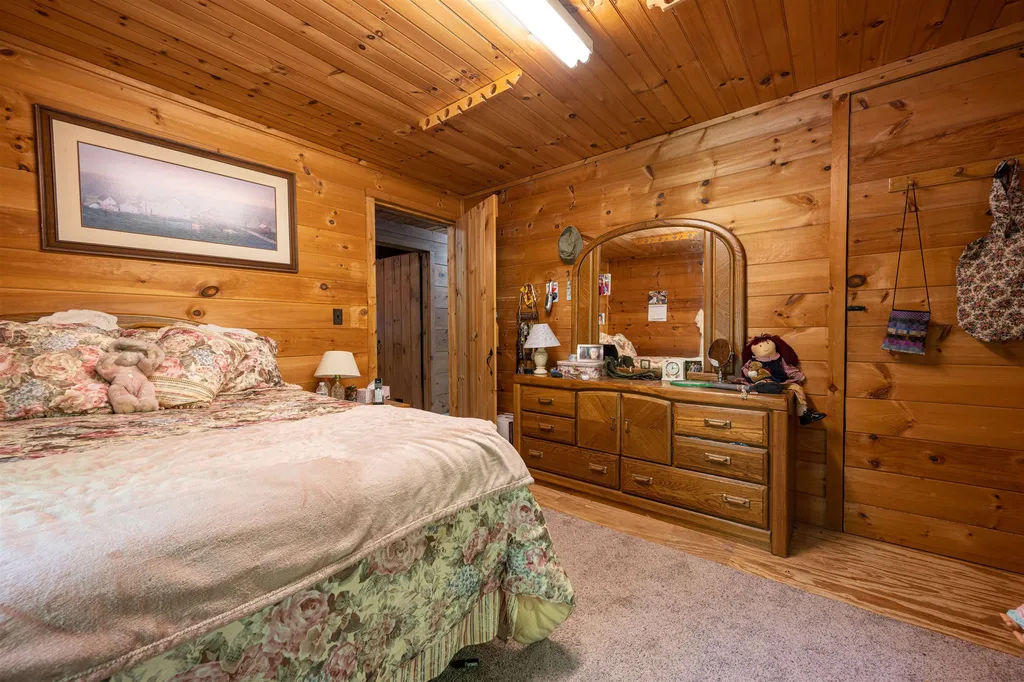 16 Falls Road Deering NH 03244