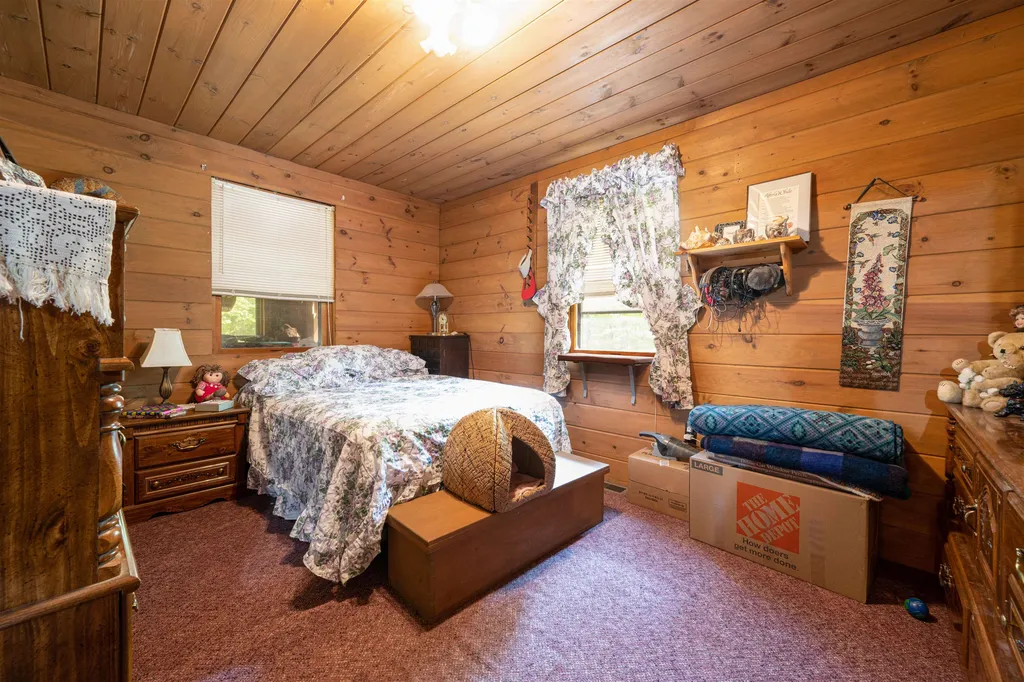 16 Falls Road Deering NH 03244
