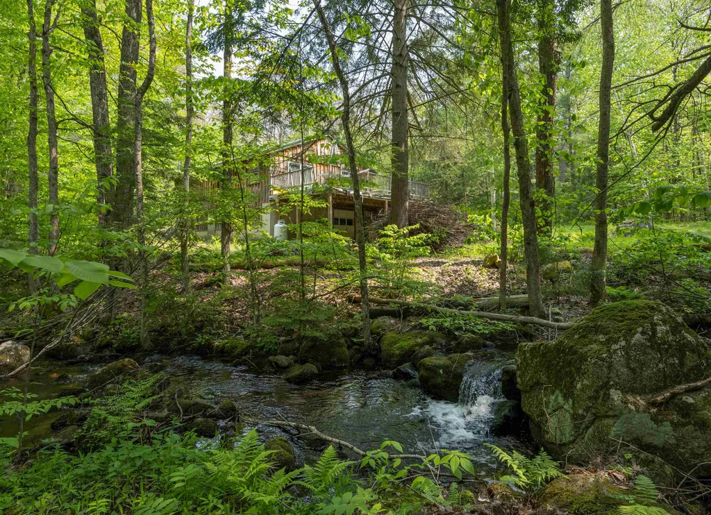 16 Falls Road Deering NH 03244
