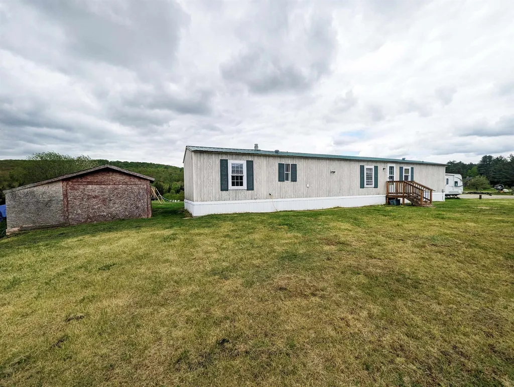 20 Starlight Lane Canaan NH 03741