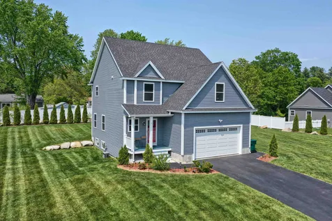 11 Curtis Commons Circle Milford NH 03055