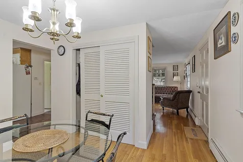 19 Beasom Street Nashua NH 03064