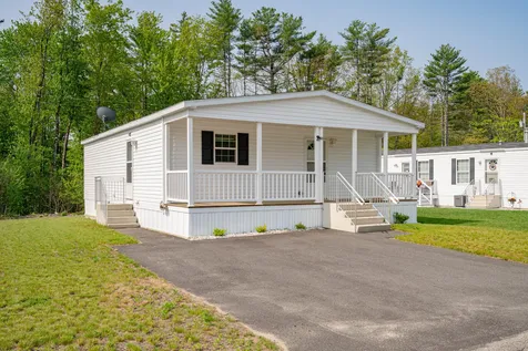 11 Atlas Place Derry NH 03038