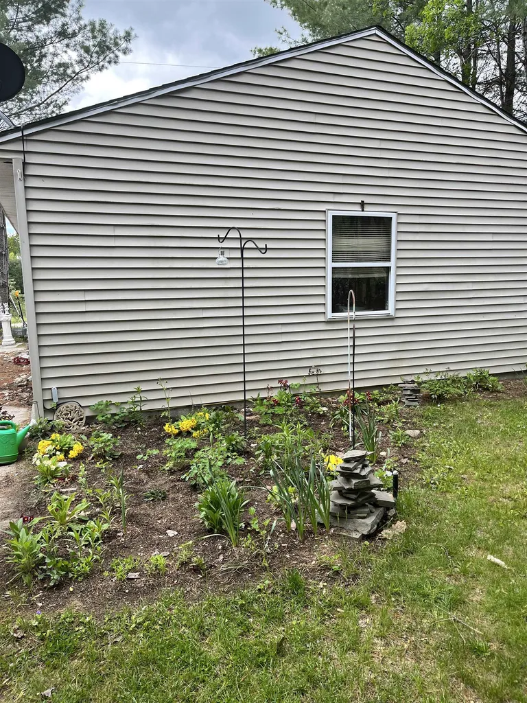 12 Glen Way Newport NH 03773