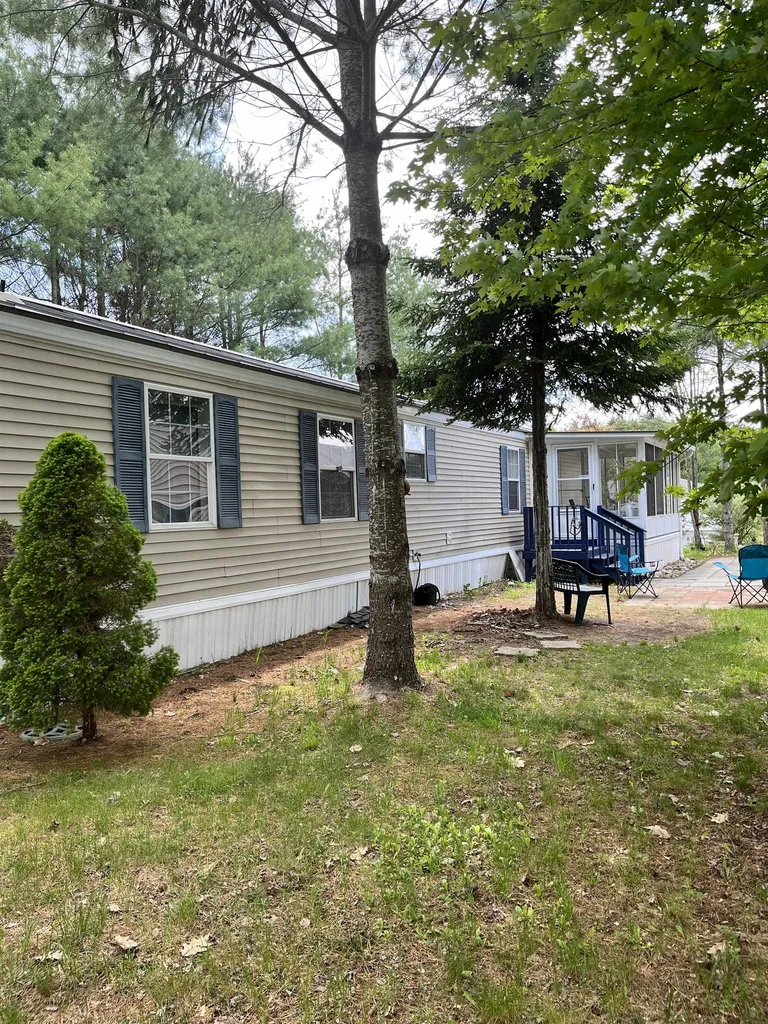 12 Glen Way Newport NH 03773