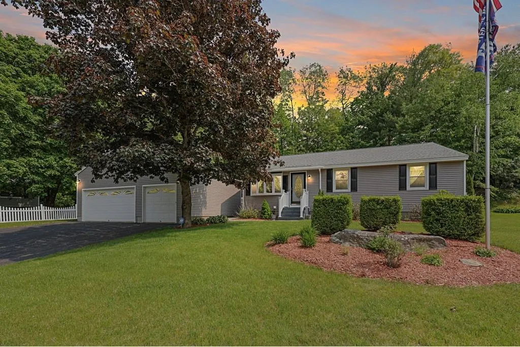 14 Frenette Drive Hudson NH 03051