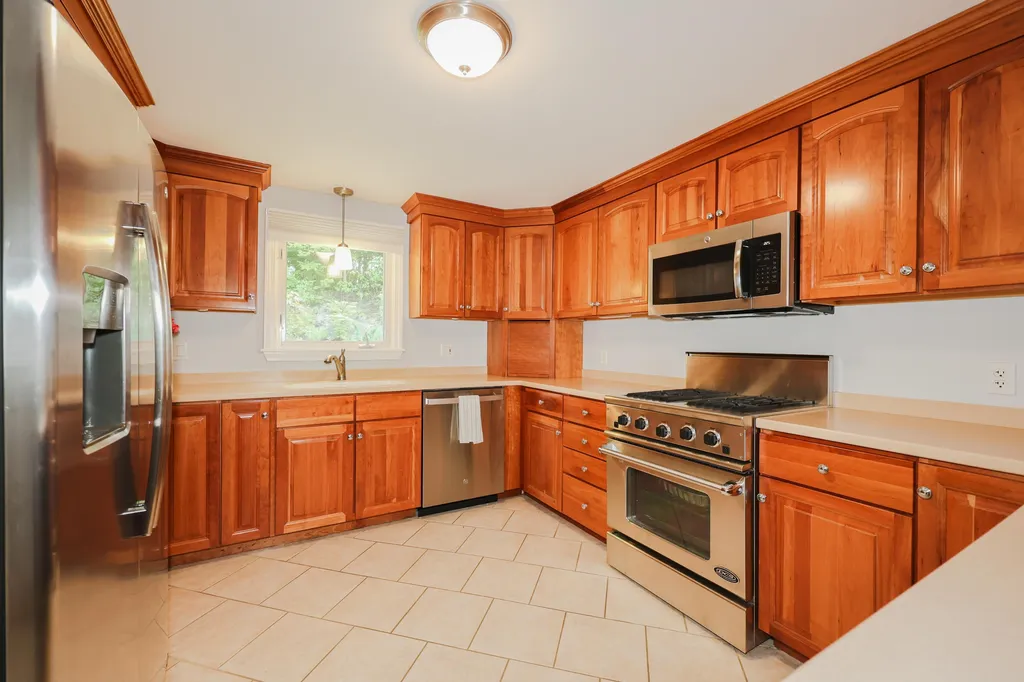 14 Frenette Drive Hudson NH 03051