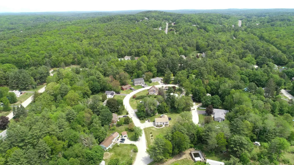 14 Frenette Drive Hudson NH 03051