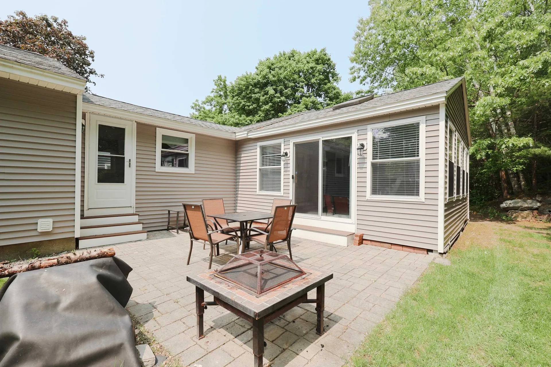 14 Frenette Drive Hudson NH 03051
