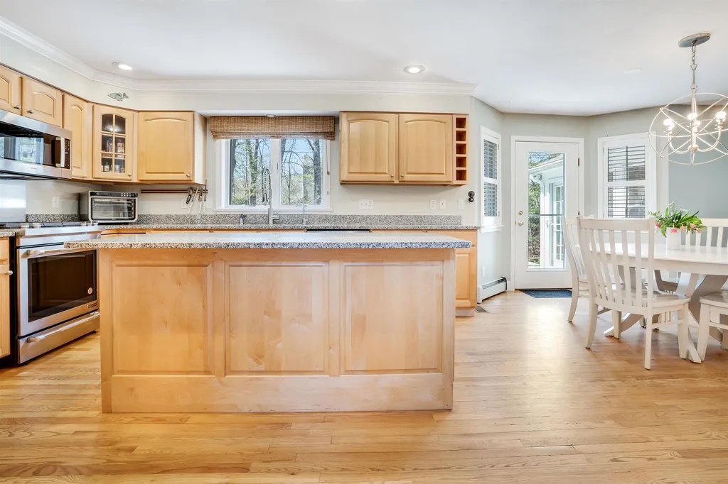 21 Westridge Drive Hampton NH 03842