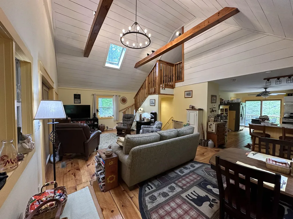 63 Stagecoach Road Barrington NH 03825