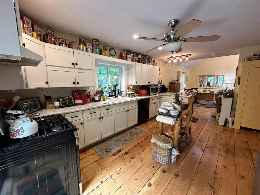 63 Stagecoach Road Barrington NH 03825