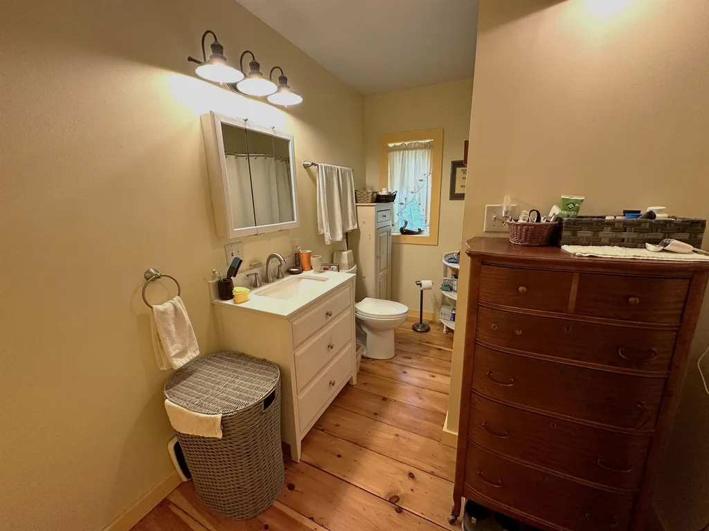 63 Stagecoach Road Barrington NH 03825