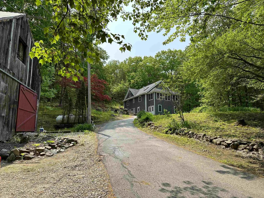 63 Stagecoach Road Barrington NH 03825