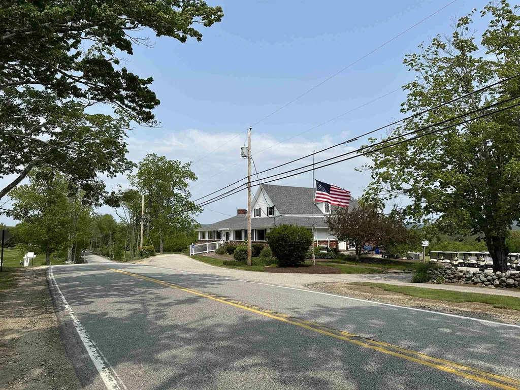 63 Stagecoach Road Barrington NH 03825