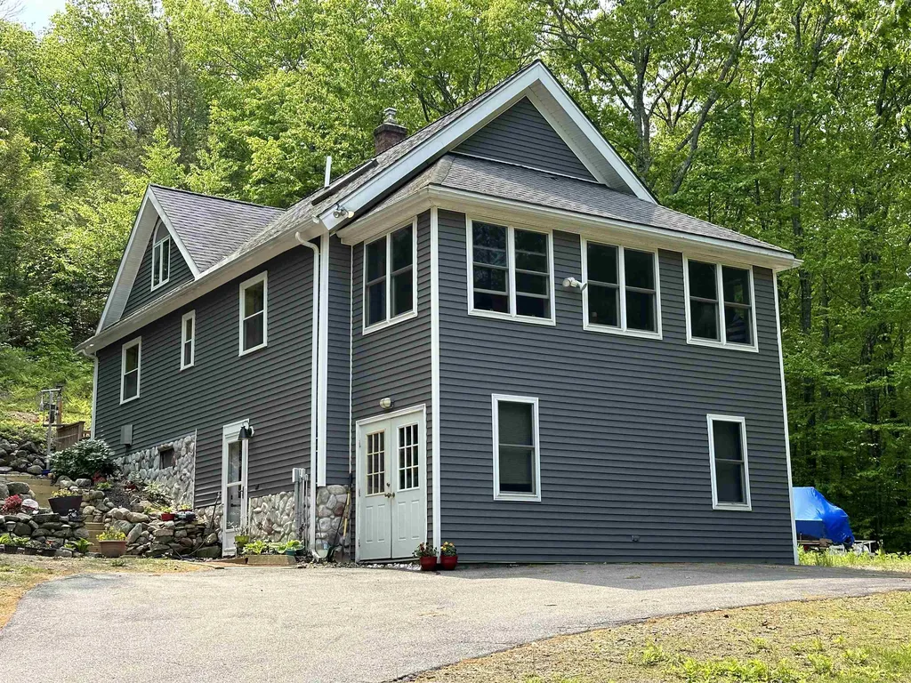 63 Stagecoach Road Barrington NH 03825