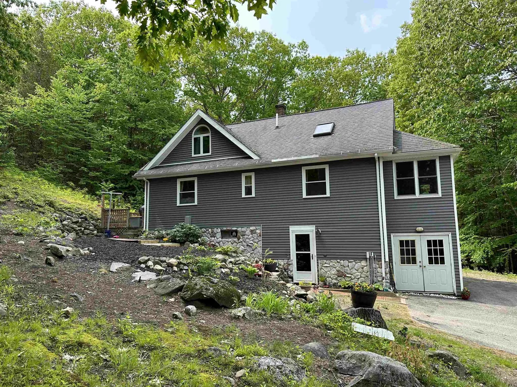 63 Stagecoach Road Barrington NH 03825
