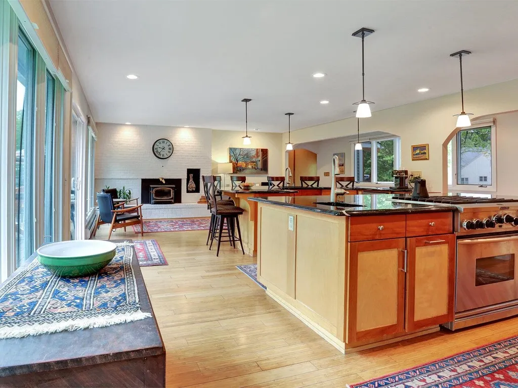 21 General Greene Road Shelburne VT 05482
