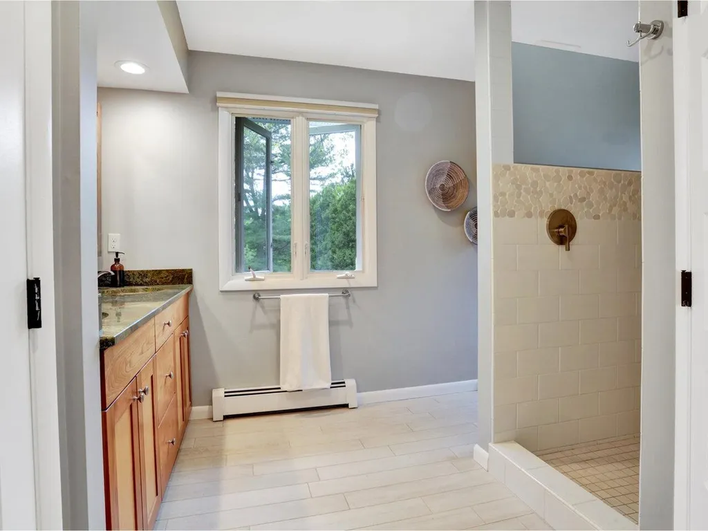 21 General Greene Road Shelburne VT 05482