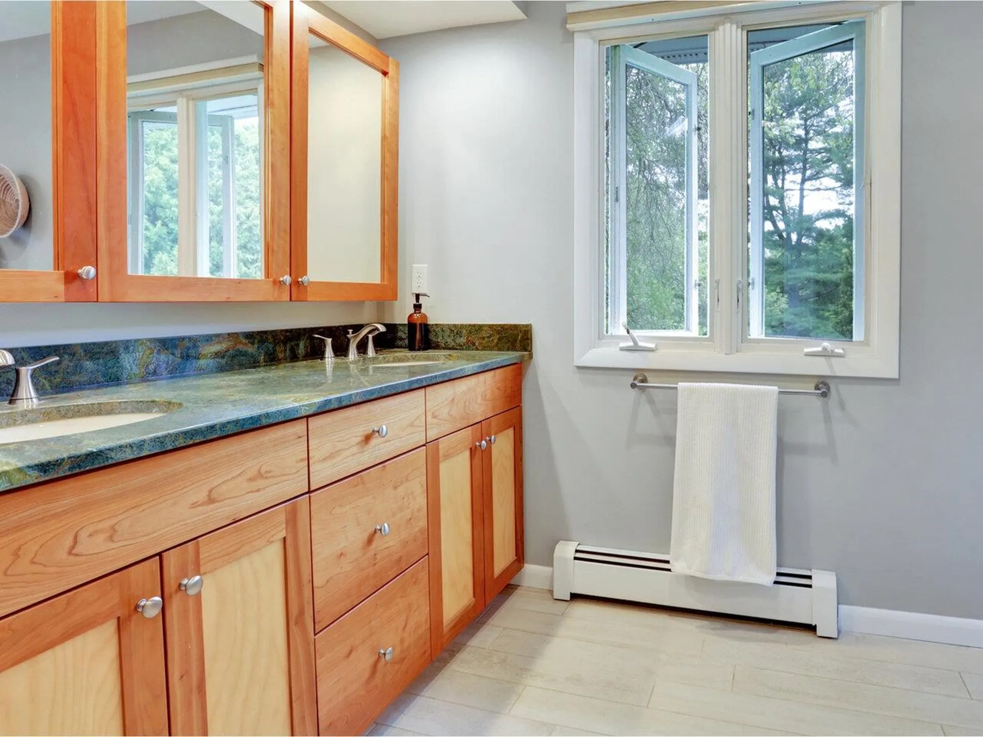 21 General Greene Road Shelburne VT 05482